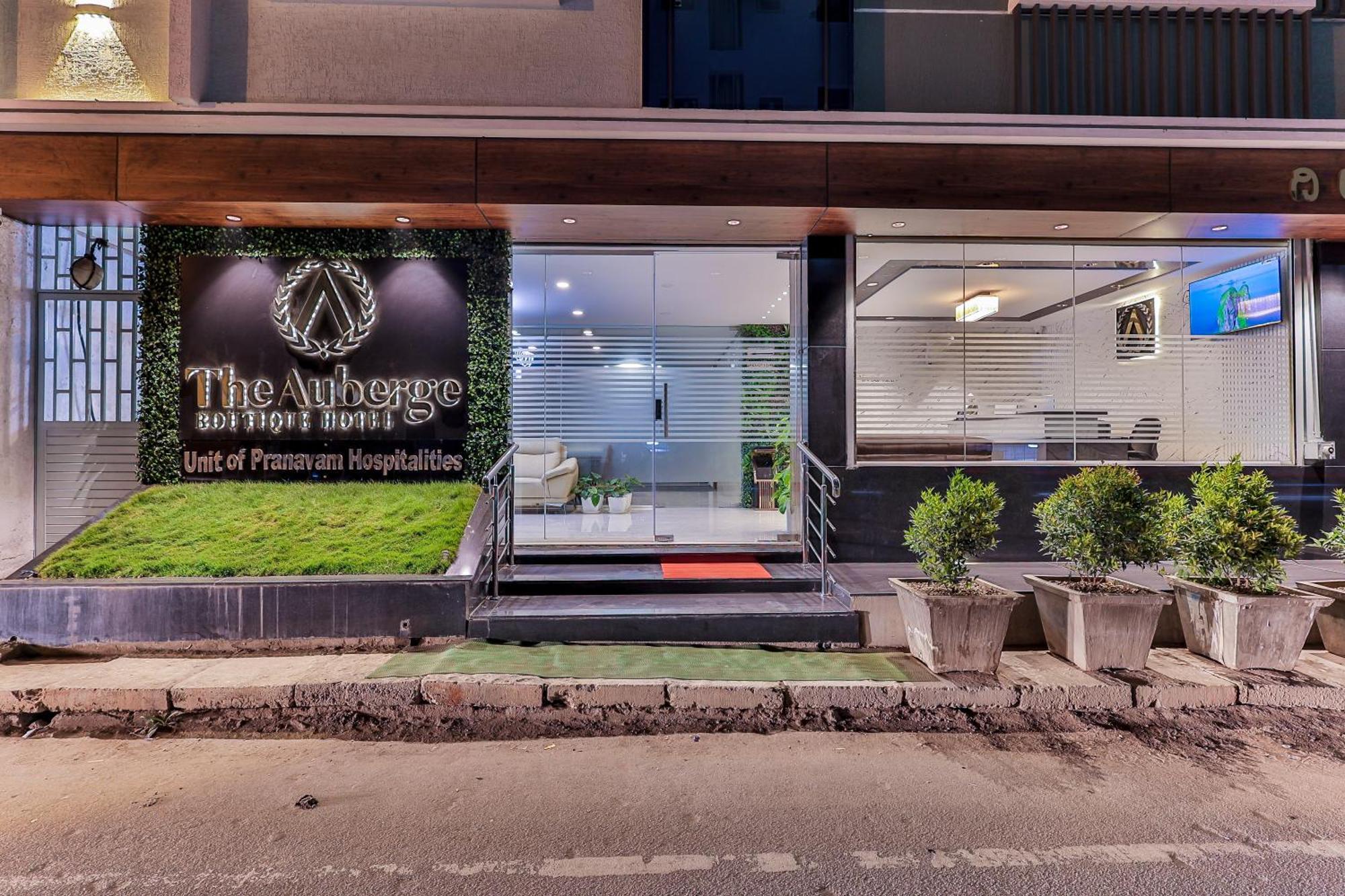 The Auberge Boutique Hotel - Manyata Tech Park Bangalore Esterno foto