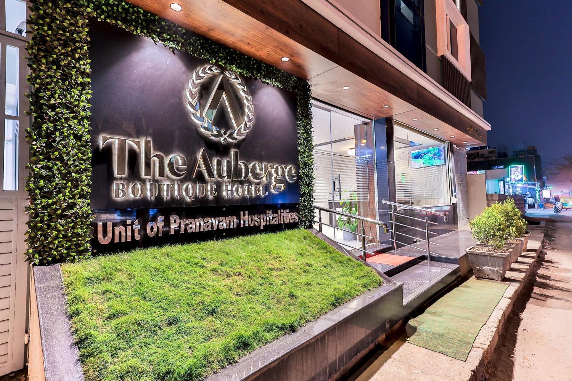 The Auberge Boutique Hotel - Manyata Tech Park Bangalore Esterno foto
